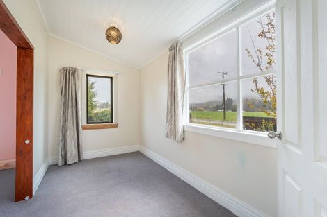 Photo of property in 9 Queen Street, Albury, Cave, 7984