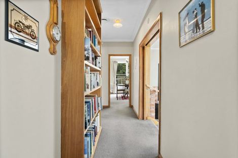 Photo of property in 32 Redwood Avenue, Tawa, Wellington, 5028