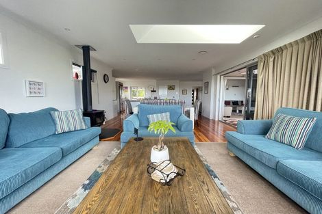 Photo of property in 86 Parr Terrace, Castor Bay, Auckland, 0620