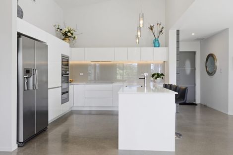 Photo of property in 42 Cassinia Close, Papamoa Beach, Papamoa, 3118