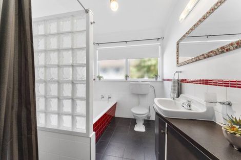 Photo of property in 13 Aorangi Road, Paraparaumu, 5032