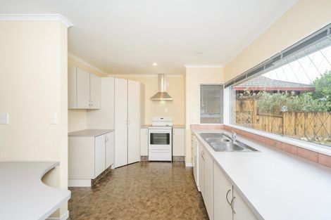 Photo of property in 4 Royal Oak Drive, Kelvin Grove, Palmerston North, 4414