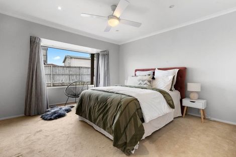 Photo of property in 30 Gibbons Road, Weymouth, Auckland, 2103