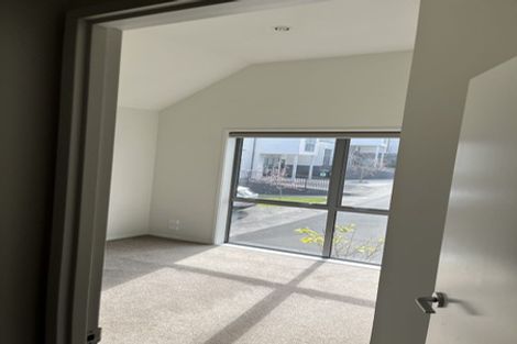 Photo of property in 27/27 Powell Street, Avondale, Auckland, 1026