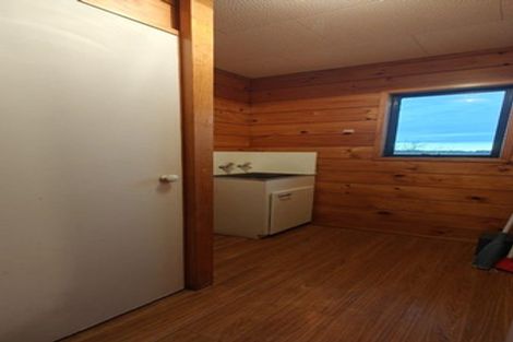 Photo of property in 2/8 Camilla Grove, Totara Vale, Auckland, 0629