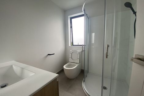 Photo of property in 2/20 Peach Road, Glenfield, Auckland, 0629