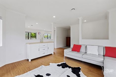 Photo of property in 6g Clearwater Cove, West Harbour, Auckland, 0618