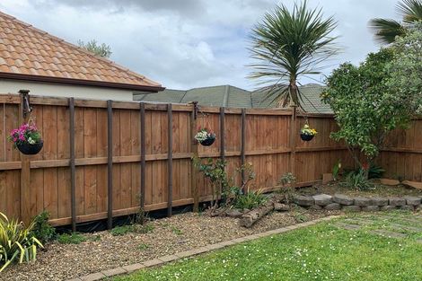 Photo of property in 9 Walnut Lane, Browns Bay, Auckland, 0630