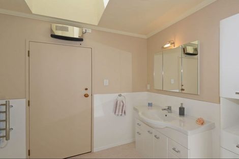 Photo of property in 2 Bathurst Street, Heretaunga, Upper Hutt, 5018