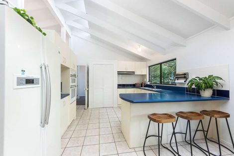 Photo of property in 14 Woodhouse Place, West Harbour, Auckland, 0618