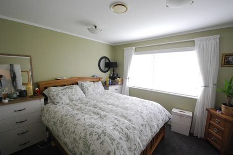 Photo of property in 18 Yarrow Place, Papakowhai, Porirua, 5024