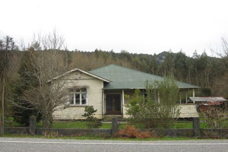 Photo of property in 713 Main South Road, Runanga, 7803