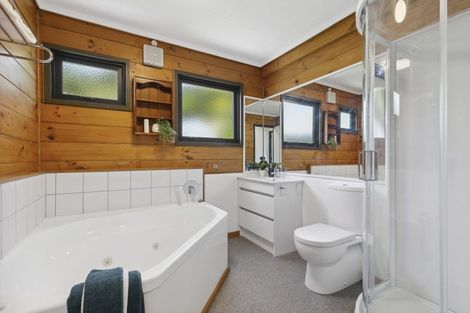 Photo of property in 12 Ramsey Place, Karori, Wellington, 6012