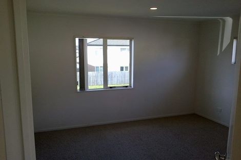 Photo of property in 36 Brashier Circle, Sunnyvale, Auckland, 0612