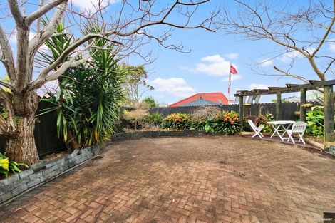 Photo of property in 1/10 Thomas Rea Place, Te Atatu South, Auckland, 0610