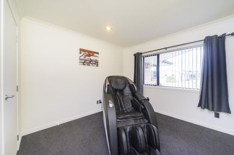 Photo of property in 14 Pegasus Place, Kelvin Grove, Palmerston North, 4414