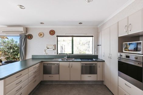 Photo of property in 32 Downing Place, Welcome Bay, Tauranga, 3112