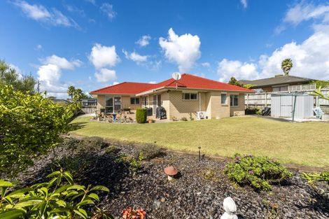 Photo of property in 4 Sandhurst Rise, Henderson, Auckland, 0612