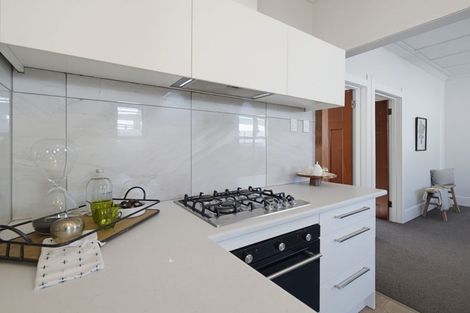 Photo of property in 77 Wellesley Road, Napier South, Napier, 4110