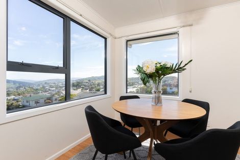 Photo of property in 14 Rice Crescent, Newlands, Wellington, 6037