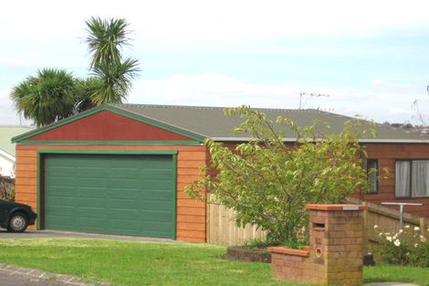 Photo of property in 25 Miriam Corban Heights, Henderson, Auckland, 0612