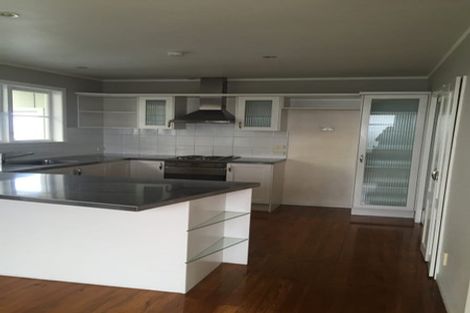 Photo of property in 1/18 Roberts Road, Glenfield, Auckland, 0629