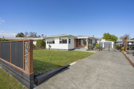 Photo of property in 26 Dunk Place, Milson, Palmerston North, 4414
