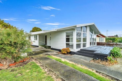 Photo of property in 5 Oturi Road, Waverley, 4510