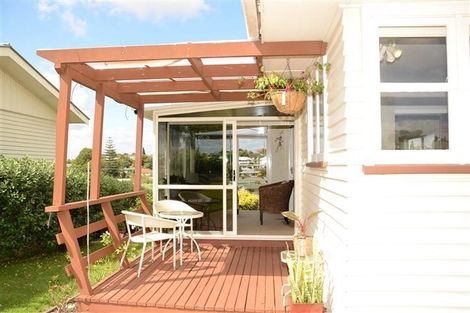 Photo of property in 6 Kingswood Road, Brookfield, Tauranga, 3110