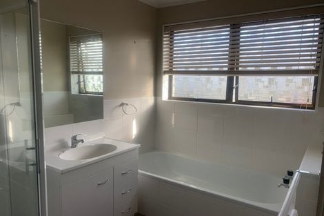 Photo of property in 30 Duncan Road, St Andrews, Hamilton, 3200