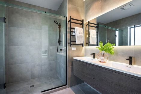 Photo of property in 18 Mina Way, Browns Bay, Auckland, 0630