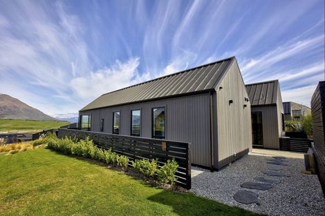 Photo of property in 32 Falconer Rise, Jacks Point, Queenstown, 9371