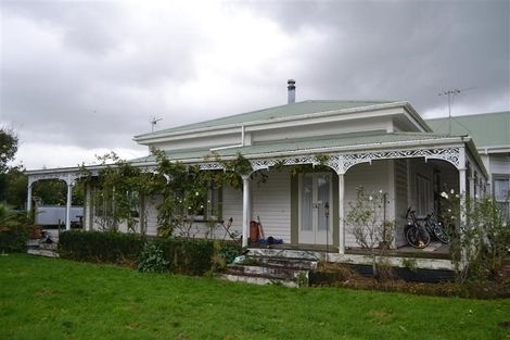 Photo of property in 26 Takiroa Street, Urenui, 4375