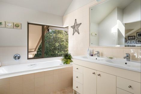 Photo of property in 21 Manuka Drive, Whangamata, 3691