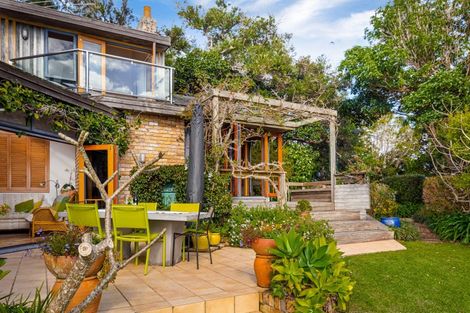 Photo of property in 28 The Crescent, Tindalls Beach, Whangaparaoa, 0930