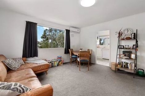 Photo of property in 2/29 Ludlow Terrace, Totara Vale, Auckland, 0627