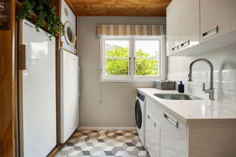 Photo of property in 14 Maeroa Road, Beerescourt, Hamilton, 3200