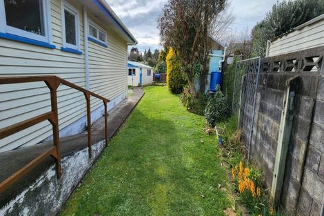 Photo of property in 10 Thames Street, Welbourn, New Plymouth, 4310