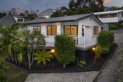 Photo of property in 1/38 Woodside Avenue, Northcote, Auckland, 0627