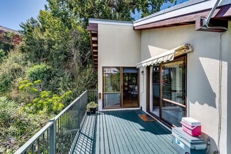 Photo of property in 27 Burns Road, Hospital Hill, Napier, 4110