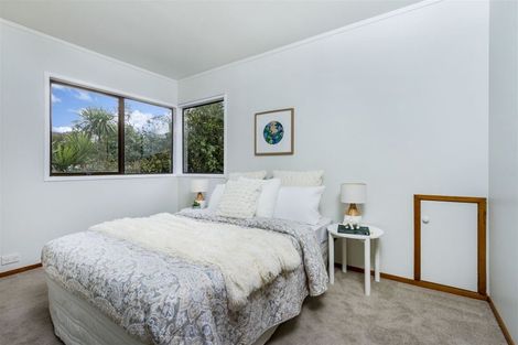 Photo of property in 1/3 Holdaway Avenue, Northcote, Auckland, 0627