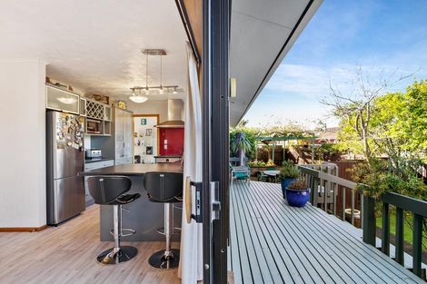 Photo of property in 12 Muscat Place, Henderson, Auckland, 0612