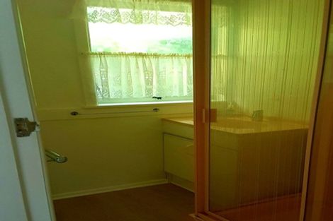 Photo of property in 1/1 Trentham Road, Papakura, 2110