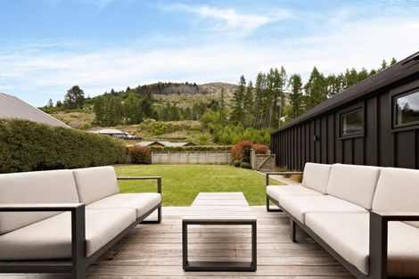 Photo of property in 7 Morepork Way, Arthurs Point, Queenstown, 9371