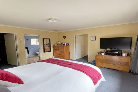 Photo of property in 12 Saxon Woods Drive, Rototuna North, Hamilton, 3210