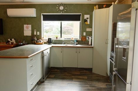 Photo of property in 1 Tamarisk Drive, Riversdale Beach, Masterton, 5872