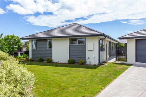 Photo of property in 8 Carteret Place, Aranui, Christchurch, 8061