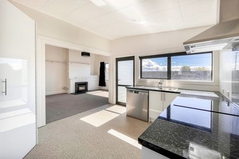 Photo of property in 4 Cross Street, Milton, 9220