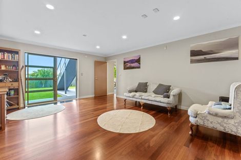 Photo of property in 5b Rahopara Street, Castor Bay, Auckland, 0620