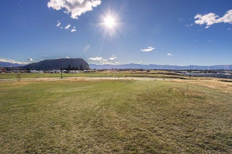 Photo of property in 13 Simpson Crescent, Wanaka, 9305